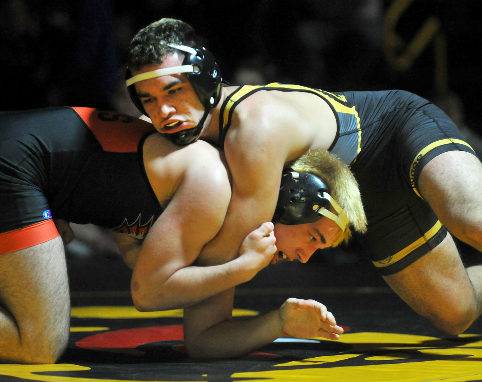 021220-qc-spt-bett-wrestling-868